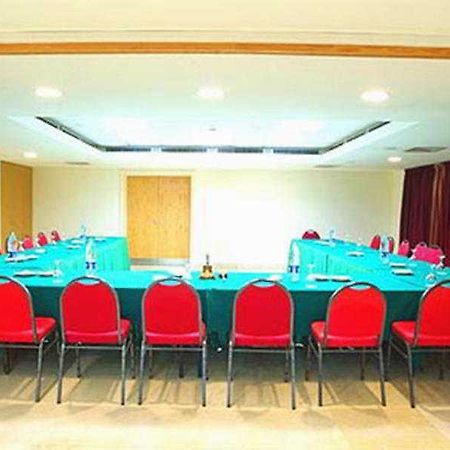 Quality Inn Tripoli Buitenkant foto