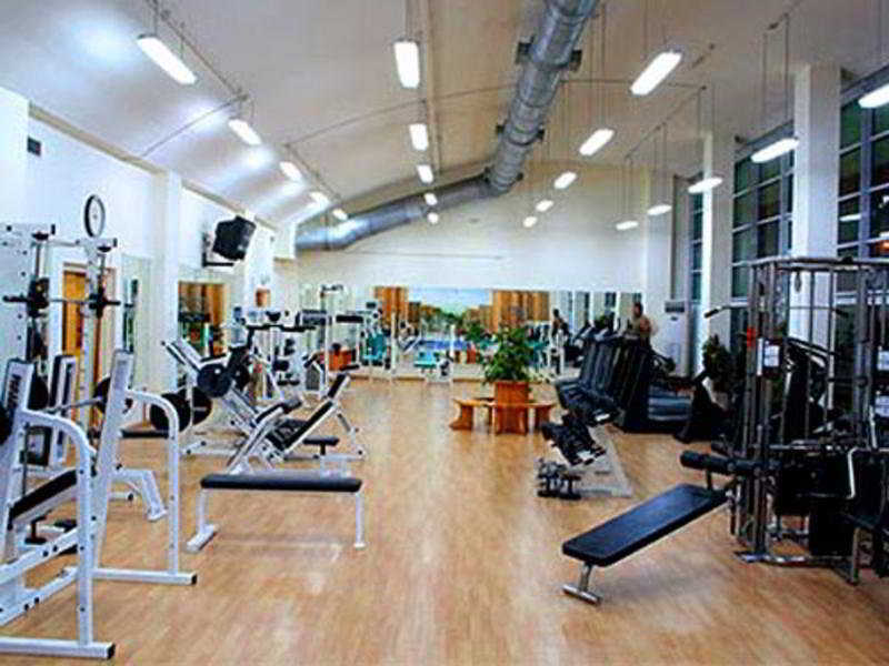 Quality Inn Tripoli Buitenkant foto